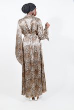 'Foreign hideaway' evening abaya