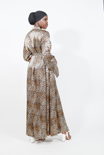 'Foreign hideaway' evening abaya